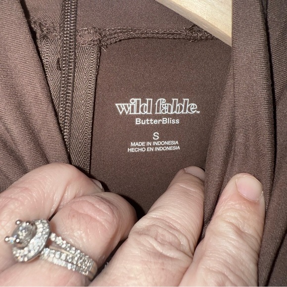 Wild Fable Taupe Cropped Pants - Picture 8 of 10